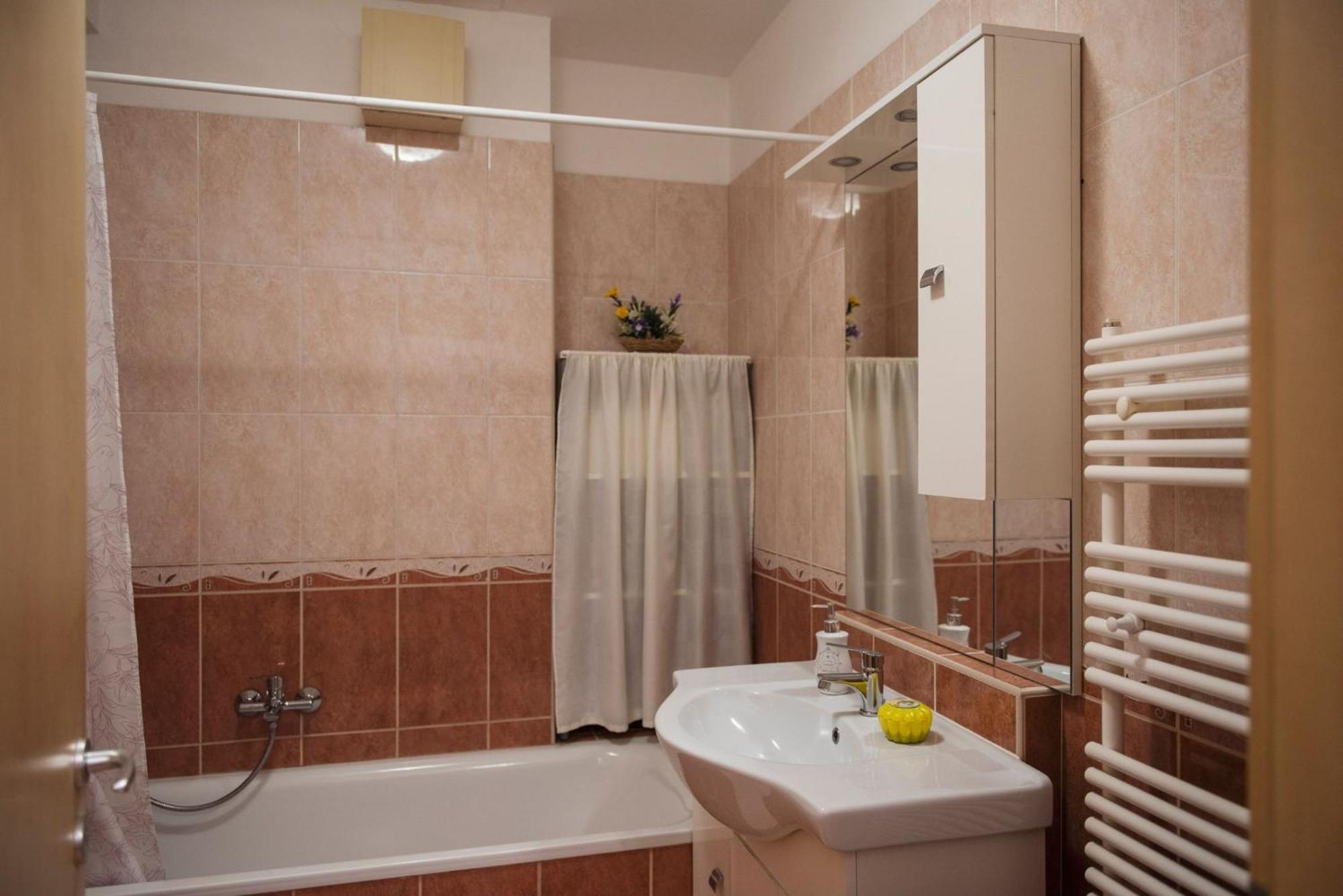 Inci Apartman Pécs Zewnętrze zdjęcie
